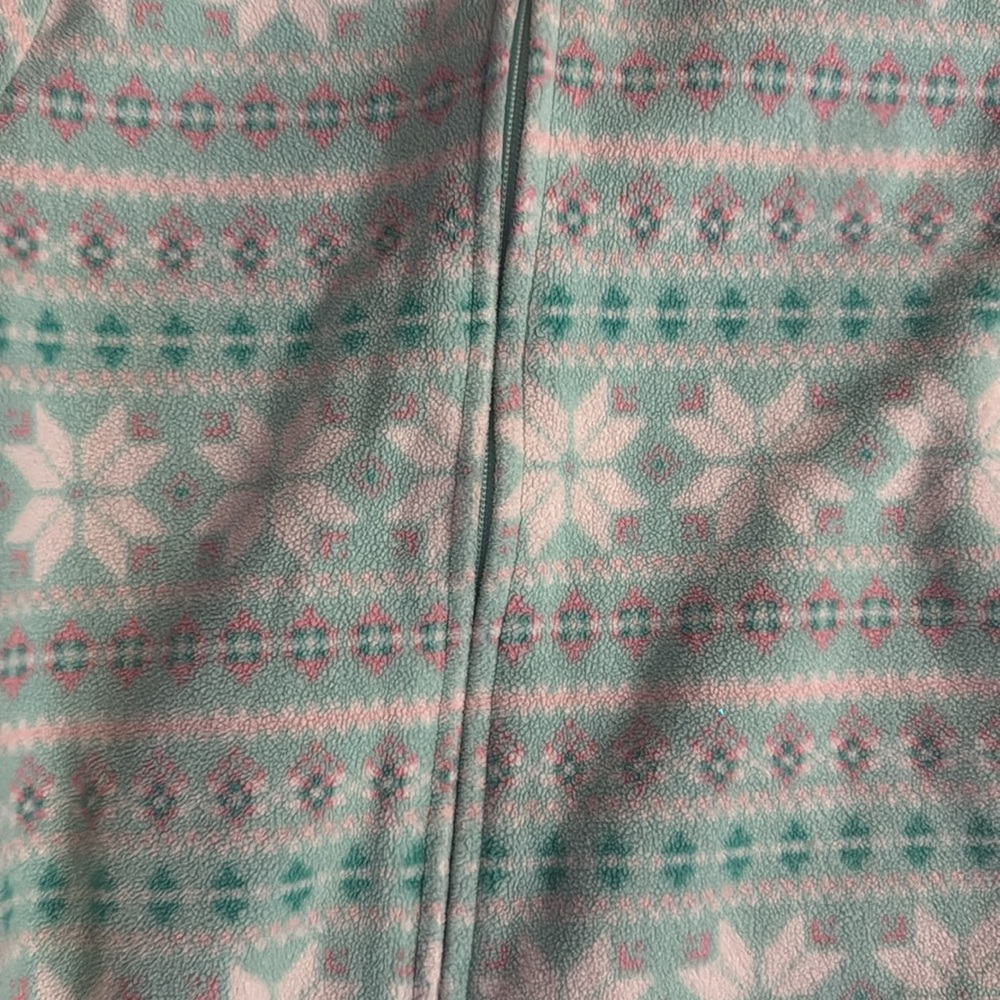 Carter’s PJS - Picture 4 of 8